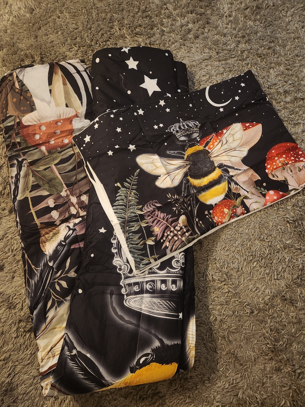 New Full Size Black Honey Bee Mushroom Moon Stars Comforter Set